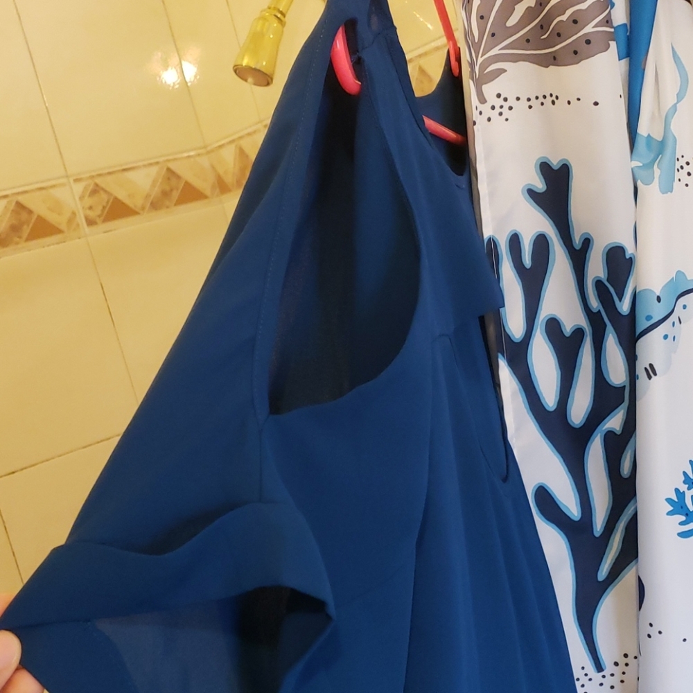 Dark Blue Cold-Shoulder Flowy Top - Picture 2 of 4